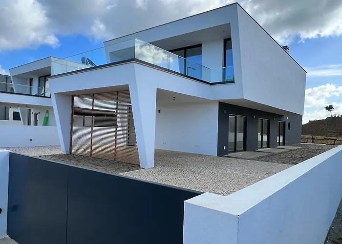 Luxury With Heated Pool & Panoramic Ocean & Valley Views