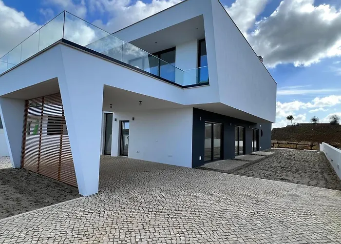 Luxury With Heated Pool & Panoramic Ocean & Valley Views