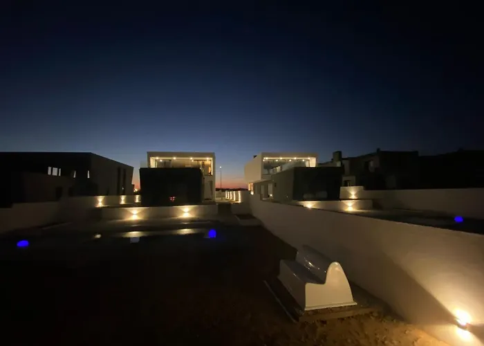 Luxury With Heated Pool & Panoramic Ocean & Valley Views Villa *