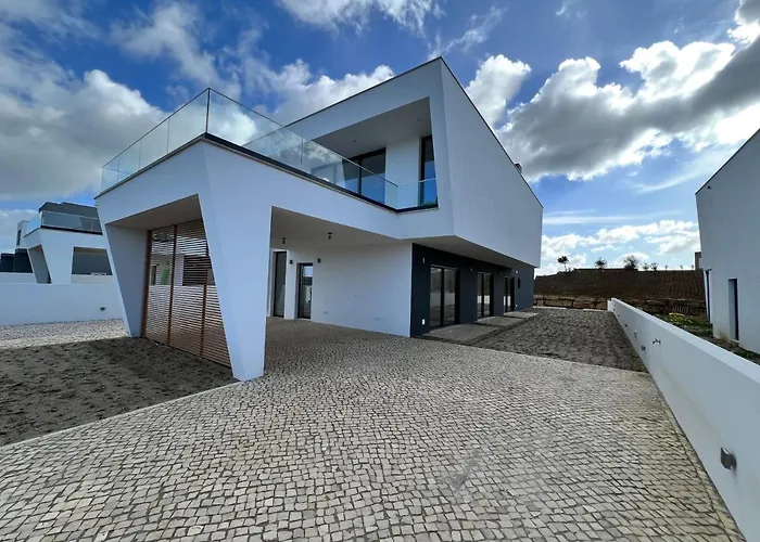 Luxury With Heated Pool & Panoramic Ocean & Valley Views