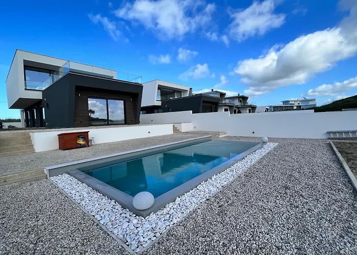 Luxury With Heated Pool & Panoramic Ocean & Valley Views *