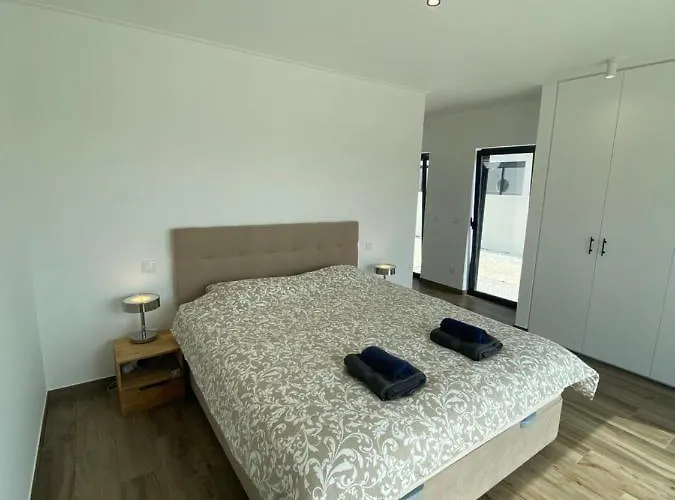 Luxury With Heated Pool & Panoramic Ocean & Valley Views