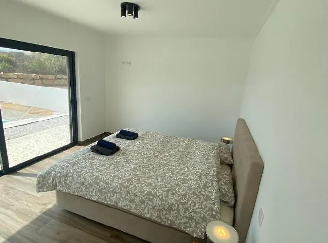 Luxury With Heated Pool & Panoramic Ocean & Valley Views Villa São Martinho do Porto